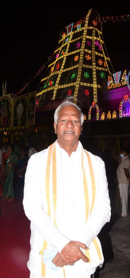 VIPs Visits Tirumala Temple On the Eve of Vaikunta Ekadashi - Sakshi60