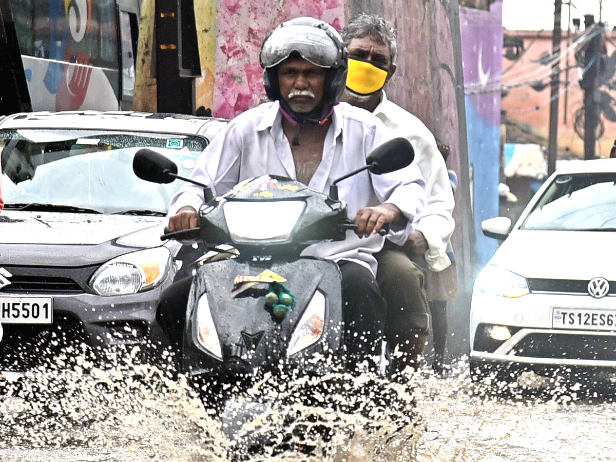 Heavy Rains In Vijayawada Photo Gallery - Sakshi19