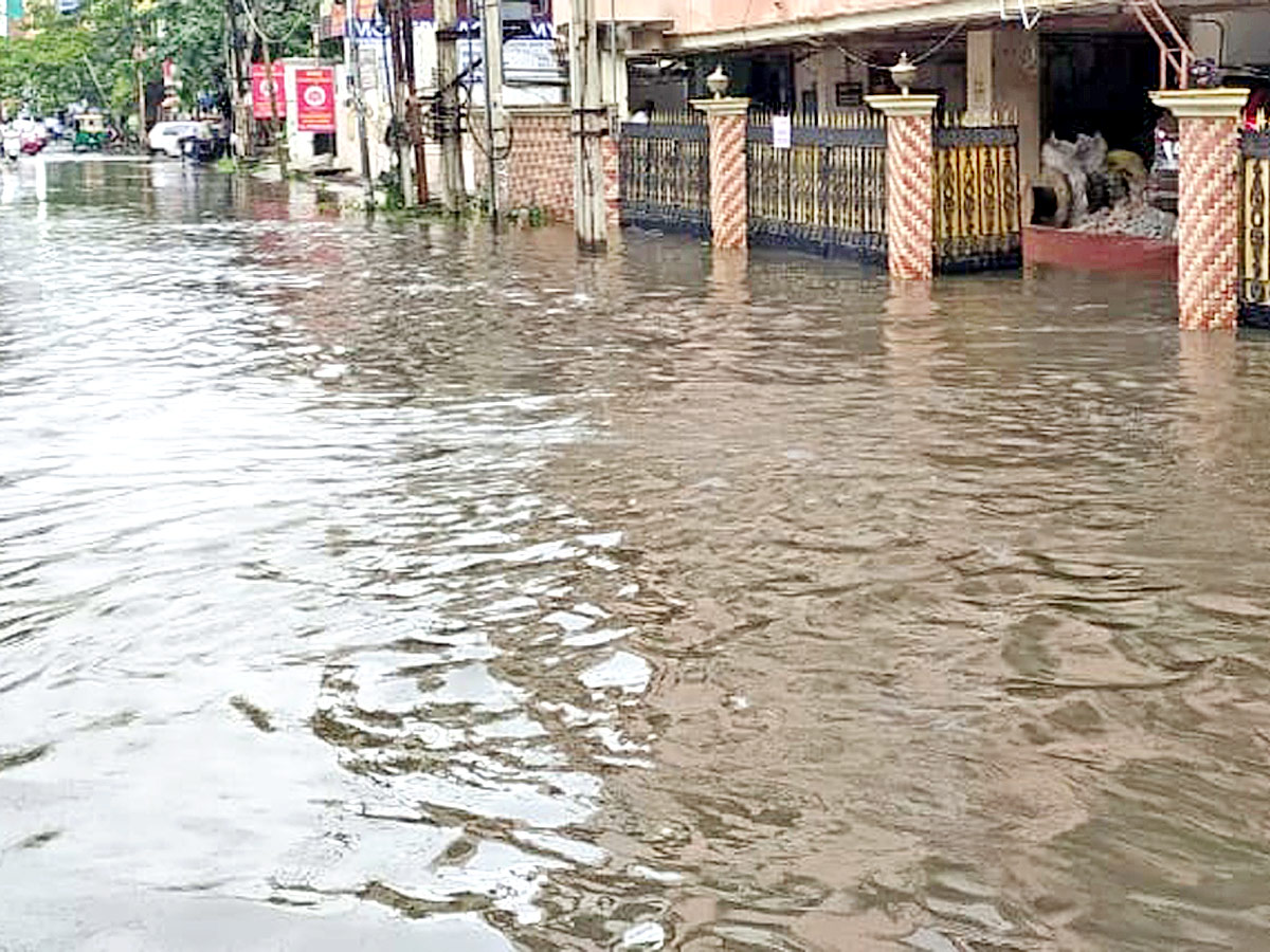 Heavy Rains In Vijayawada Photo Gallery - Sakshi7