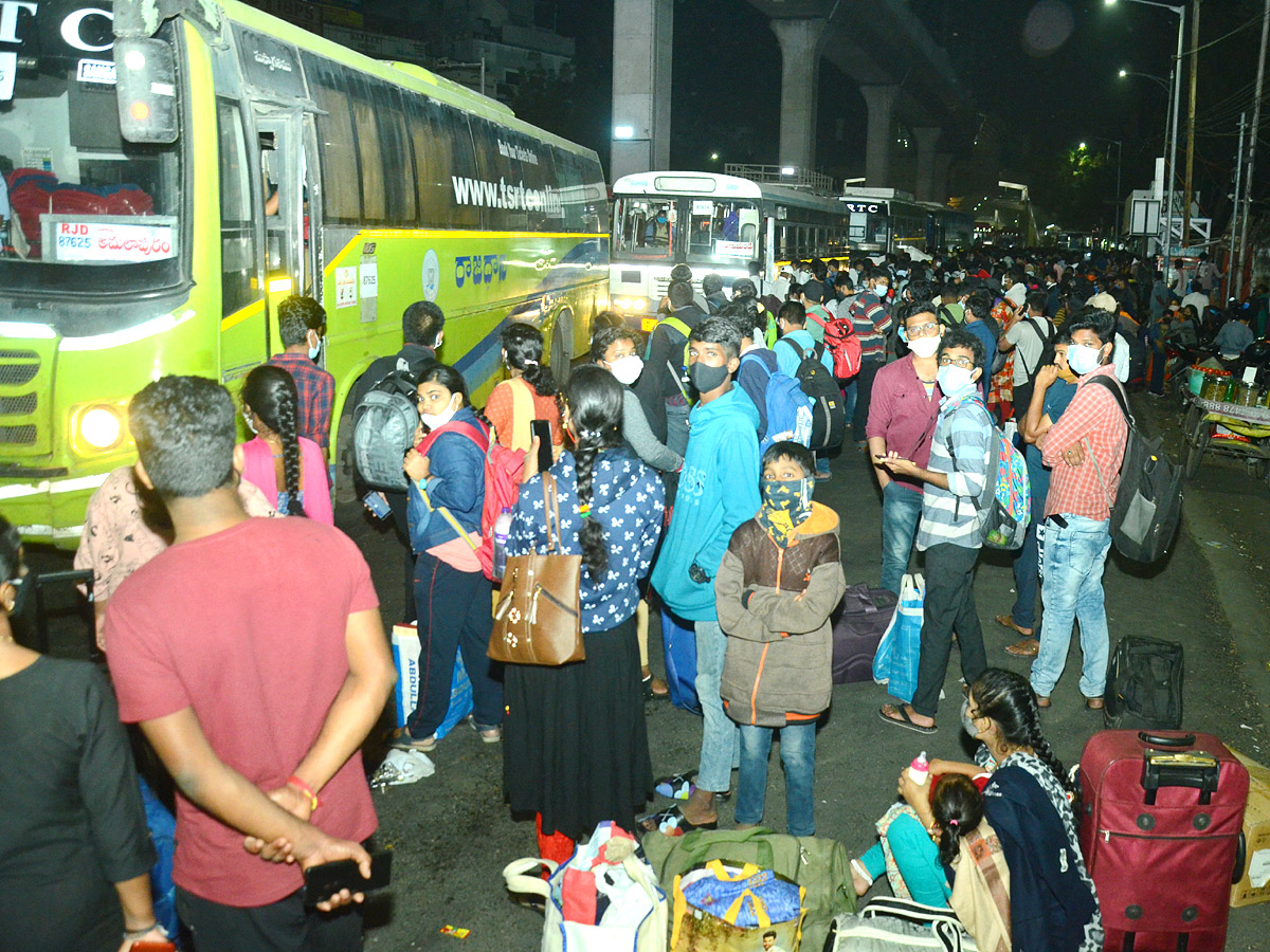 Huge Rush At Secunderabad Railway Station Sankranthi Festival - Sakshi19