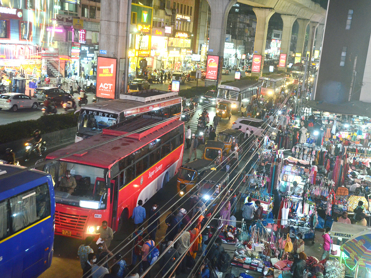 Huge Rush At Secunderabad Railway Station Sankranthi Festival - Sakshi20