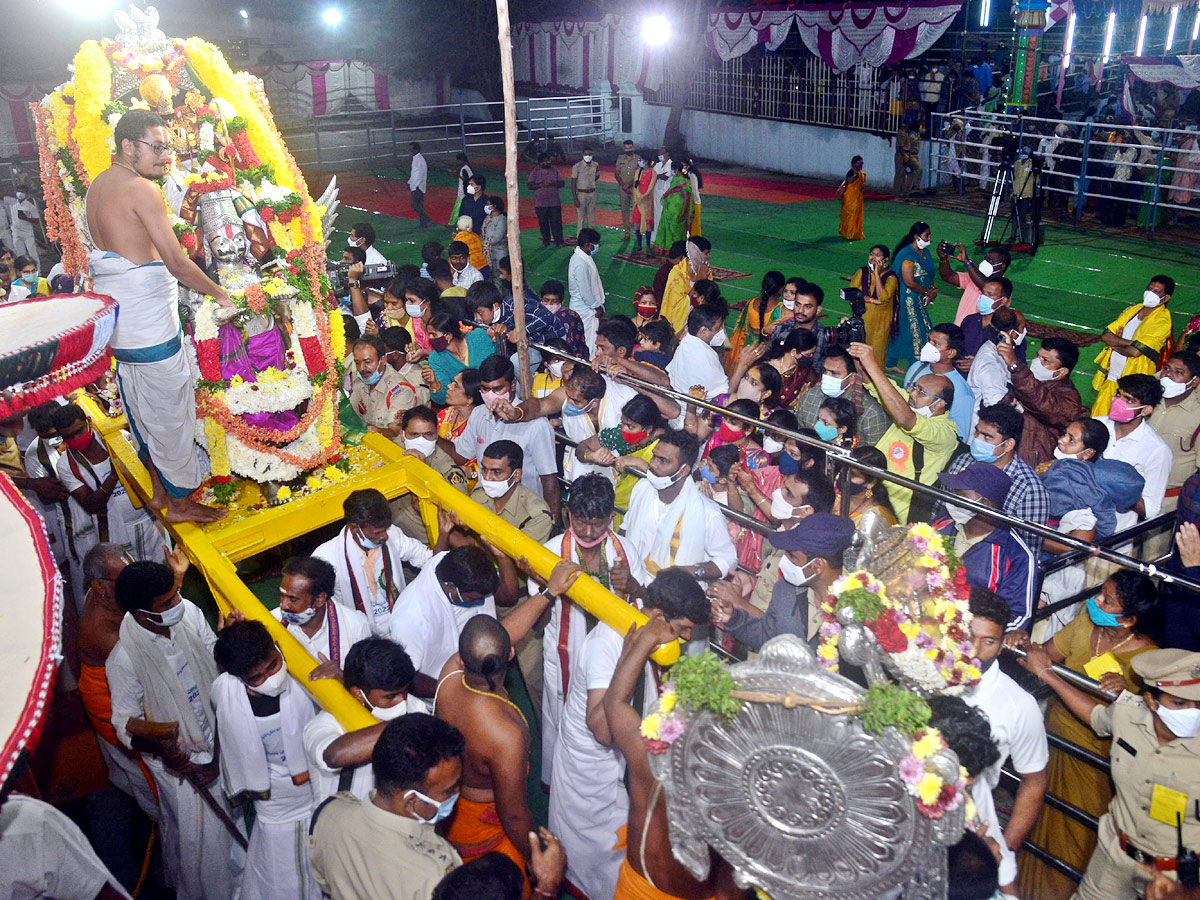 Mukkoti Ekadashi Celebrations At Bhadradri Photo Gallery - Sakshi11