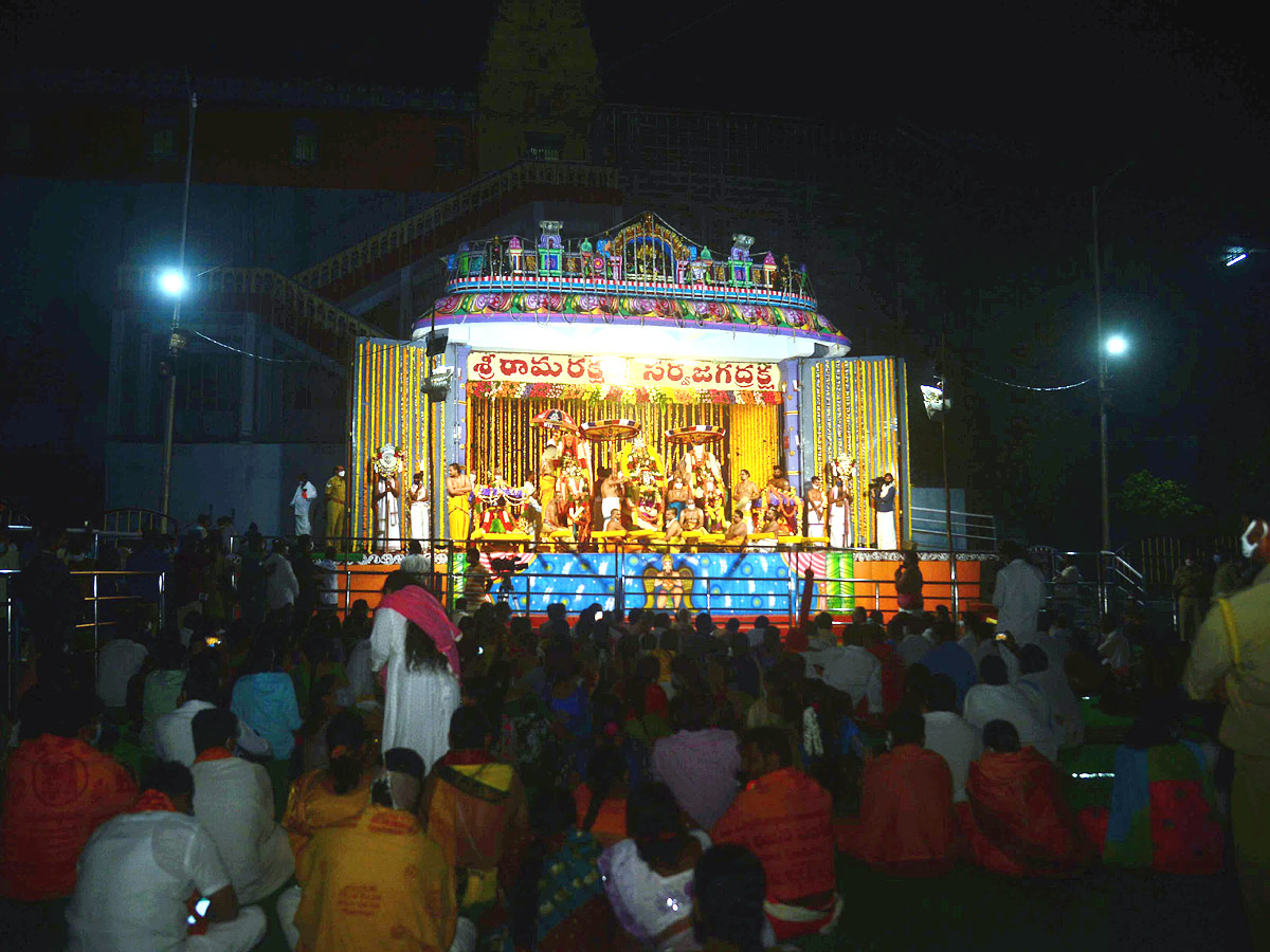 Mukkoti Ekadashi Celebrations At Bhadradri Photo Gallery - Sakshi14