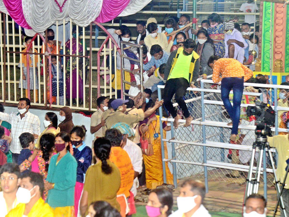 Mukkoti Ekadashi Celebrations At Bhadradri Photo Gallery - Sakshi18