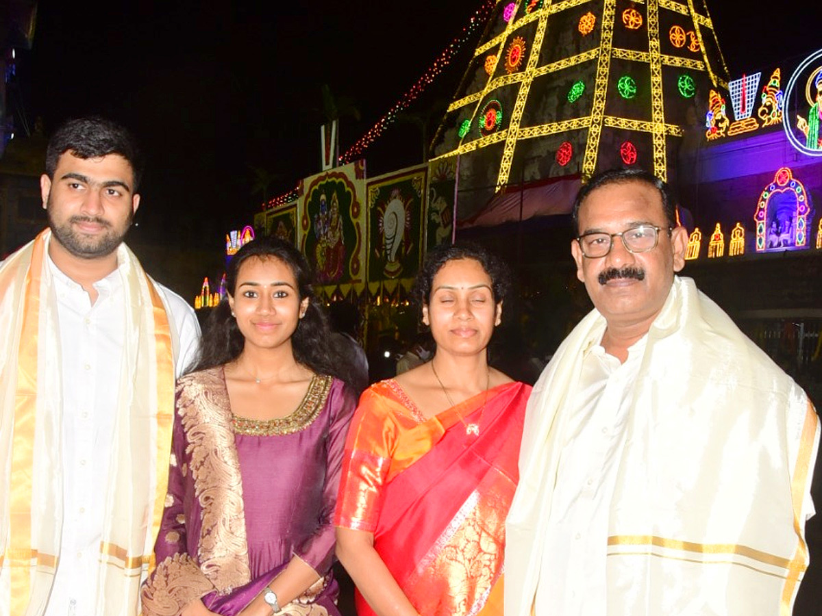 VIPs Visits Tirumala Temple On the Vaikunta Ekadashi 2022 - Sakshi15