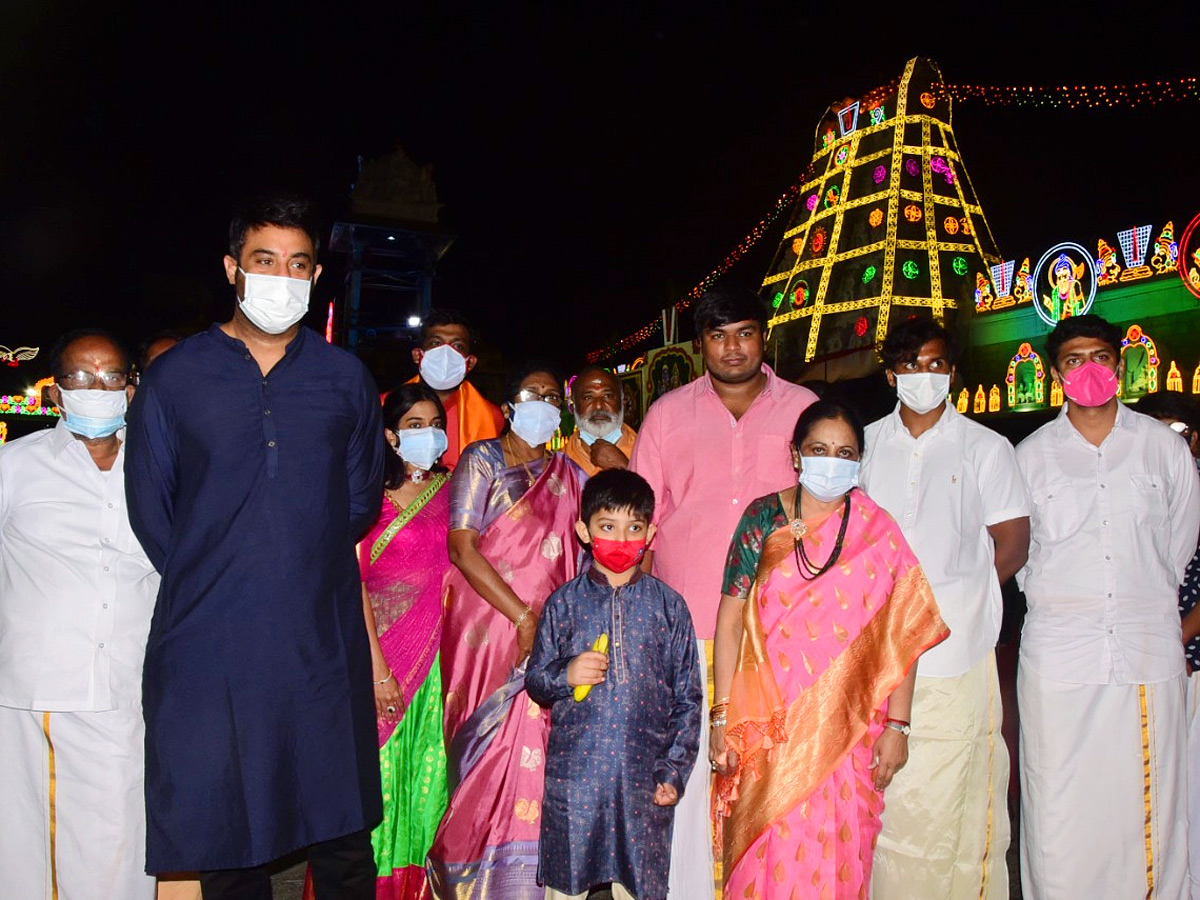 VIPs Visits Tirumala Temple On the Vaikunta Ekadashi 2022 - Sakshi17