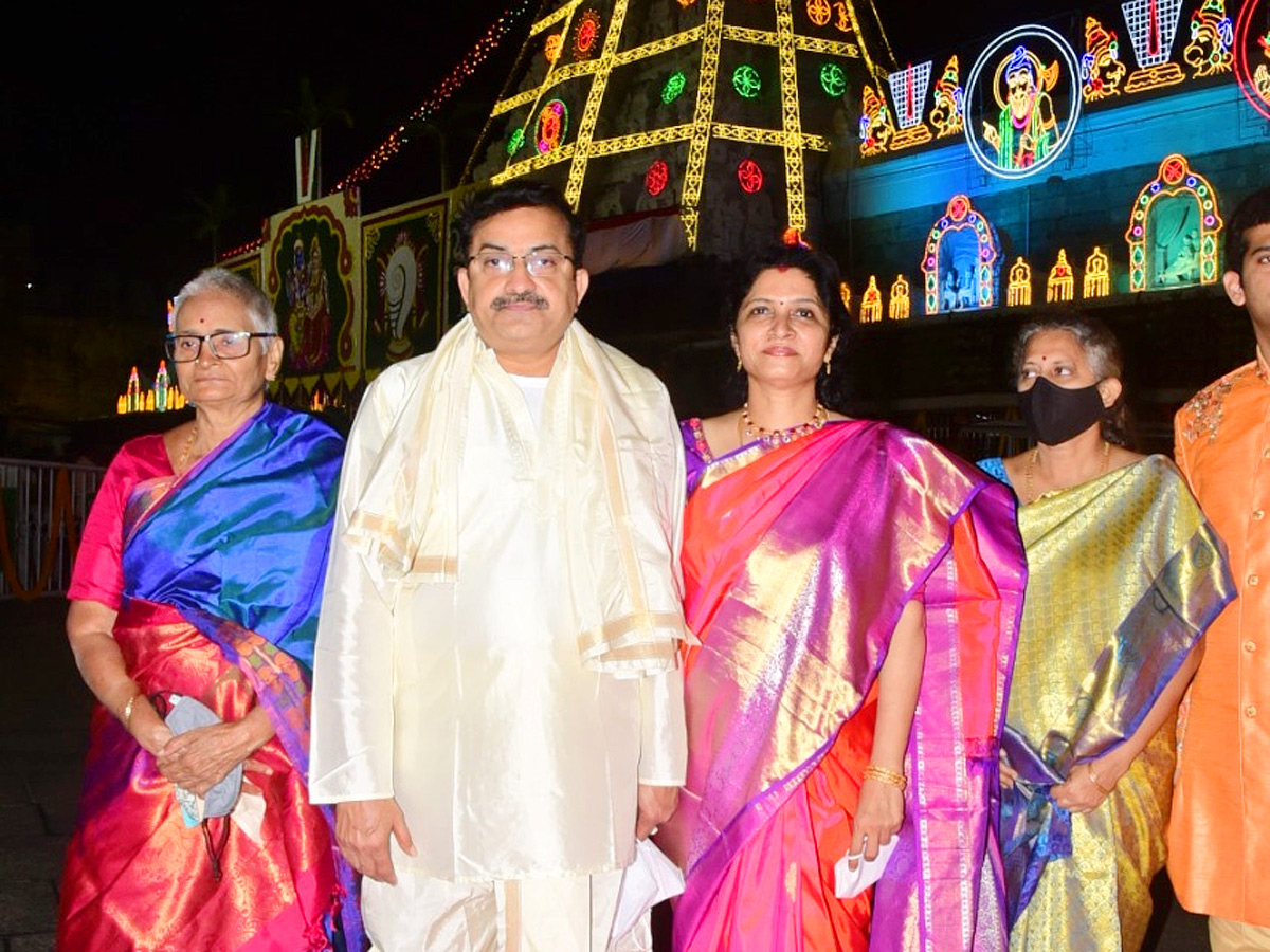 VIPs Visits Tirumala Temple On the Vaikunta Ekadashi 2022 - Sakshi22