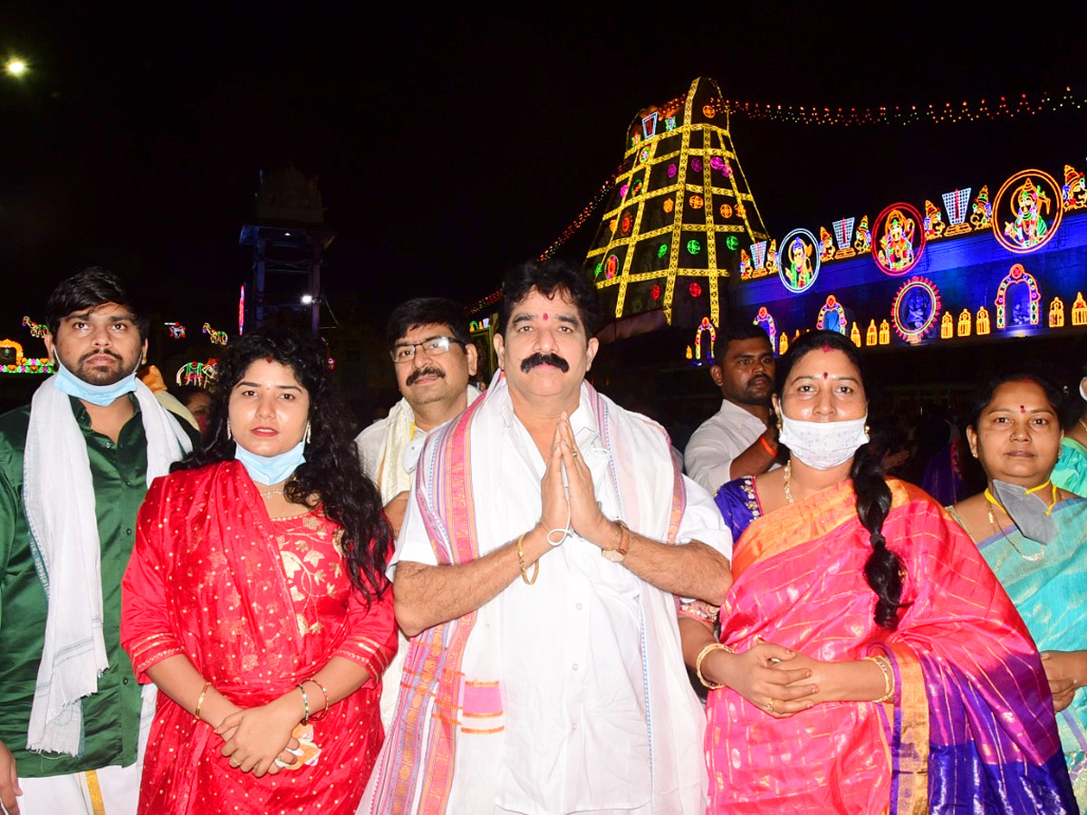 VIPs Visits Tirumala Temple On the Vaikunta Ekadashi 2022 - Sakshi30