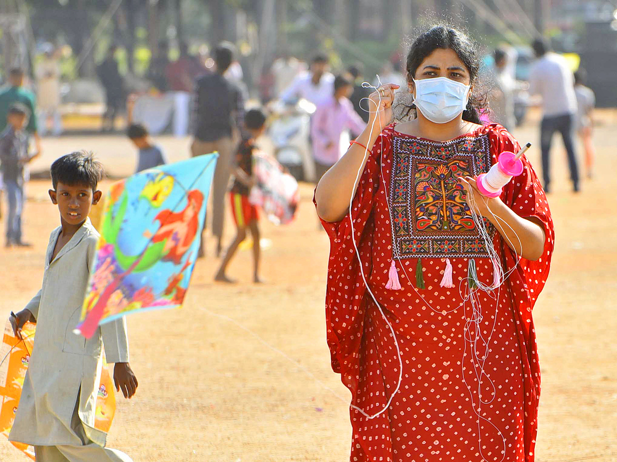 Kite Festival At Necklace Road Ground Hyderabad Photo Gallery - Sakshi11