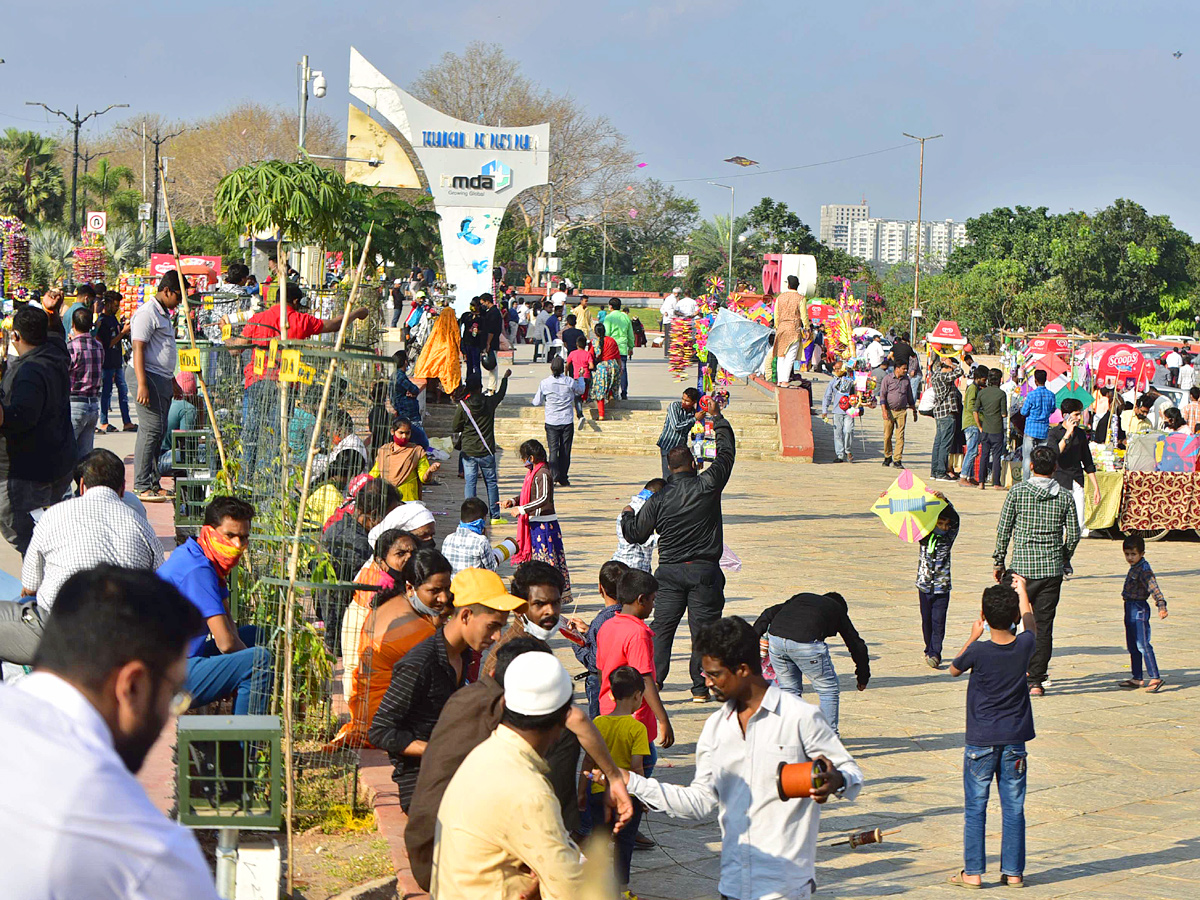 Kite Festival At Necklace Road Ground Hyderabad Photo Gallery - Sakshi14