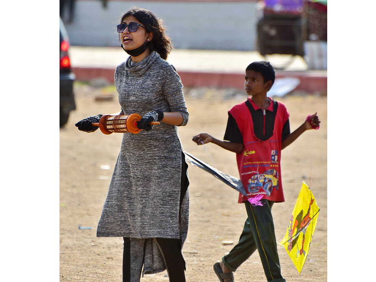 Kite Festival At Necklace Road Ground Hyderabad Photo Gallery - Sakshi8