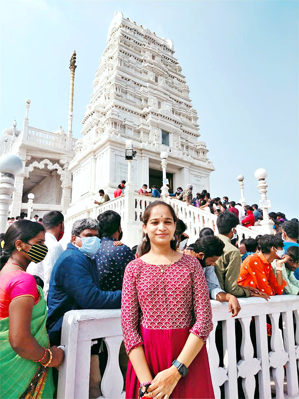 Huge rush of devotees at Hyderabad's Birla Mandir on New Year Day - Sakshi13