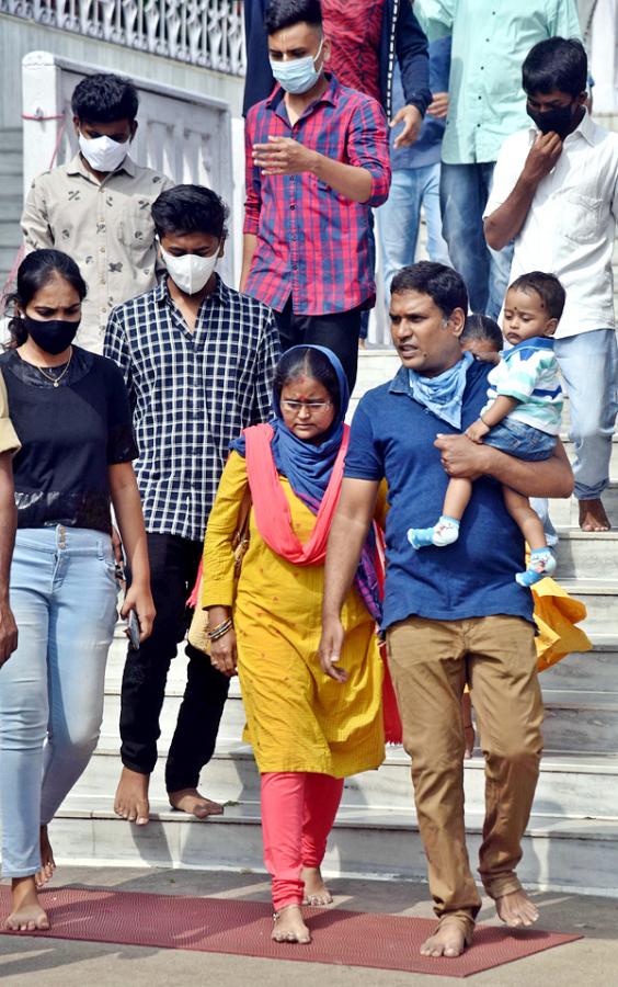 Huge rush of devotees at Hyderabad's Birla Mandir on New Year Day - Sakshi15