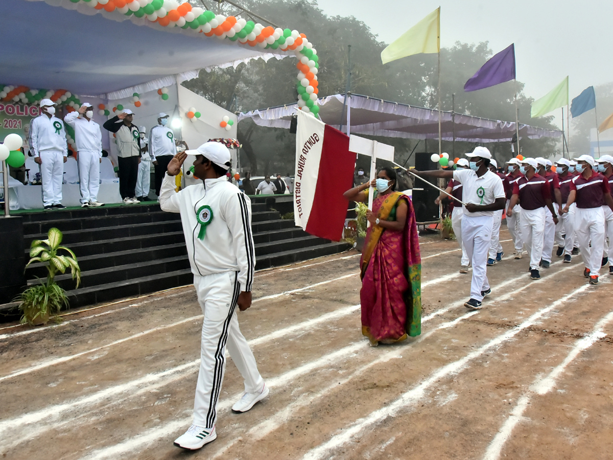 Guntur district police sports competition Photo Gallery - Sakshi17