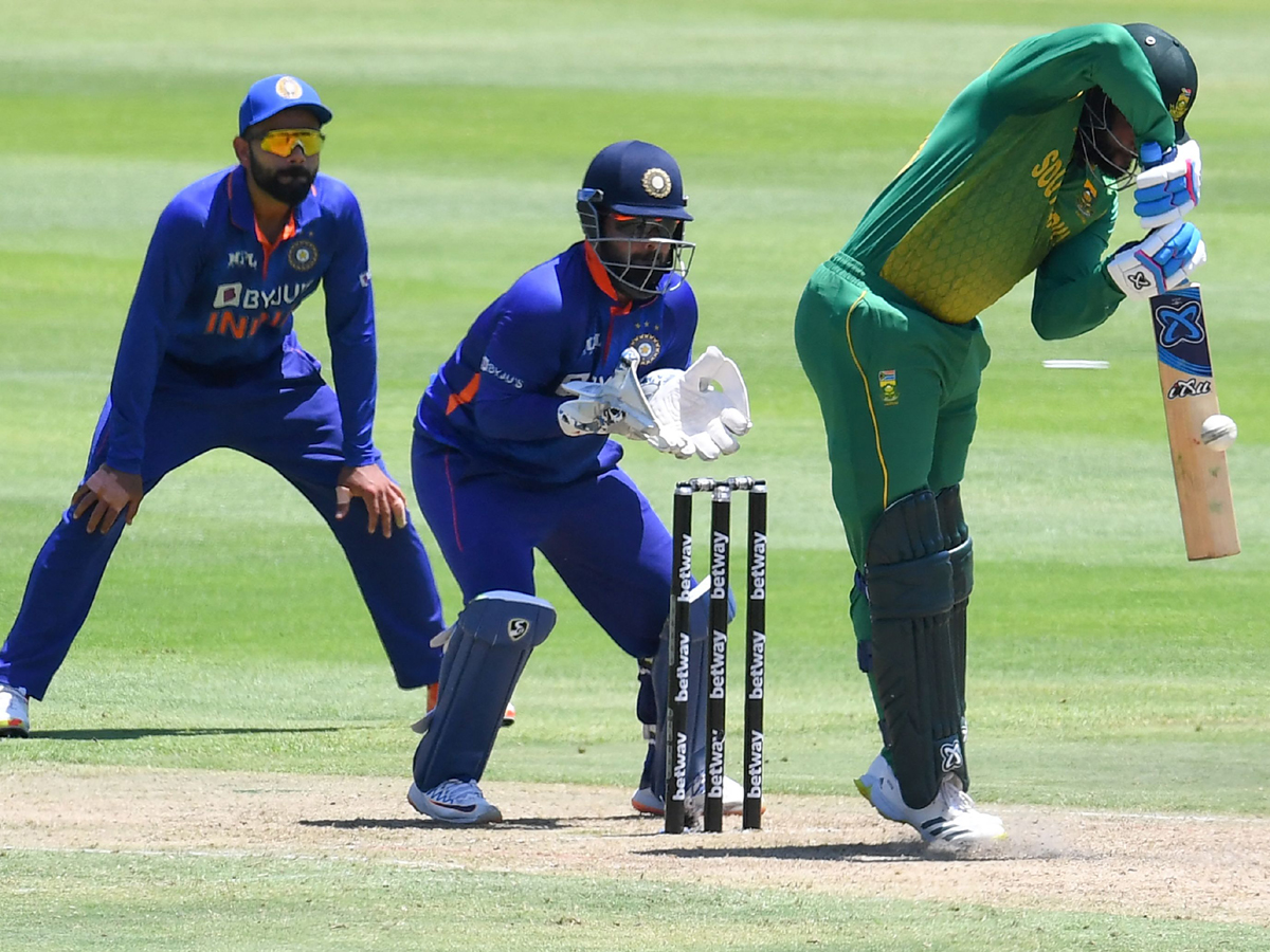 South Africa Won By four Runs In 3rd ODI Against Team India Photo Gallery - Sakshi23