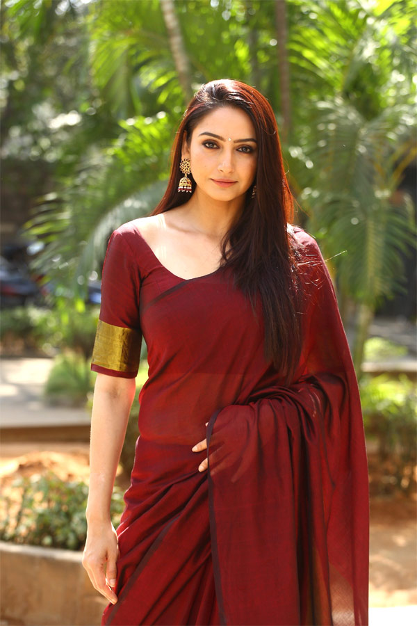 Real Dandupalya Beauty Ragini Dwivedi Photo Gallery - Sakshi14