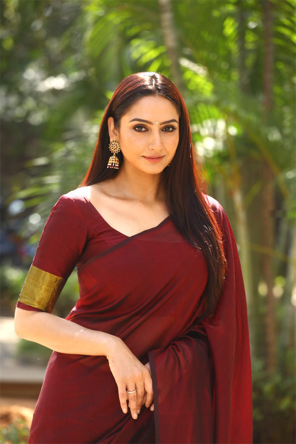 Real Dandupalya Beauty Ragini Dwivedi Photo Gallery - Sakshi15