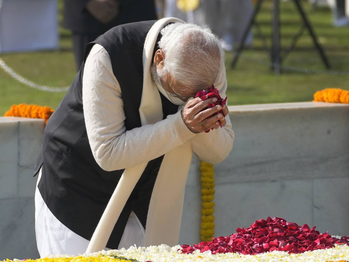 Mahatma Gandhi 74th death anniversary Photo Gallery - Sakshi11