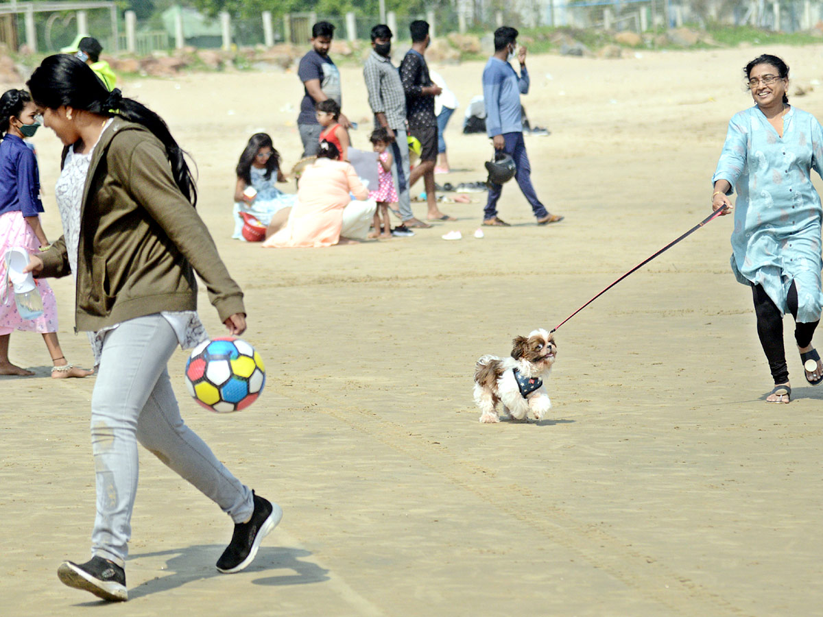 Rushikonda Beach Vizag Photo Gallery - Sakshi10