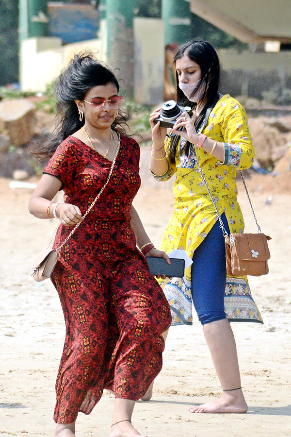 Rushikonda Beach Vizag Photo Gallery - Sakshi18