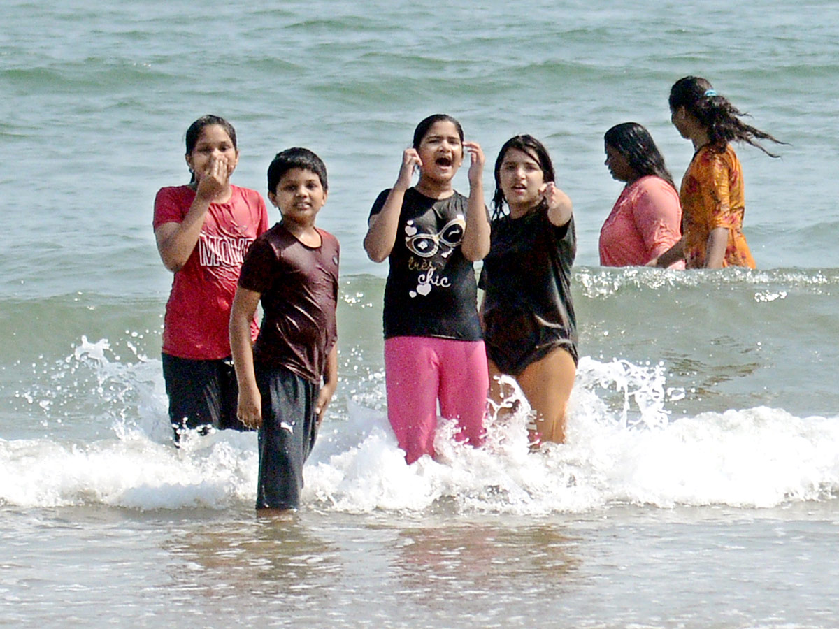 Rushikonda Beach Vizag Photo Gallery - Sakshi4