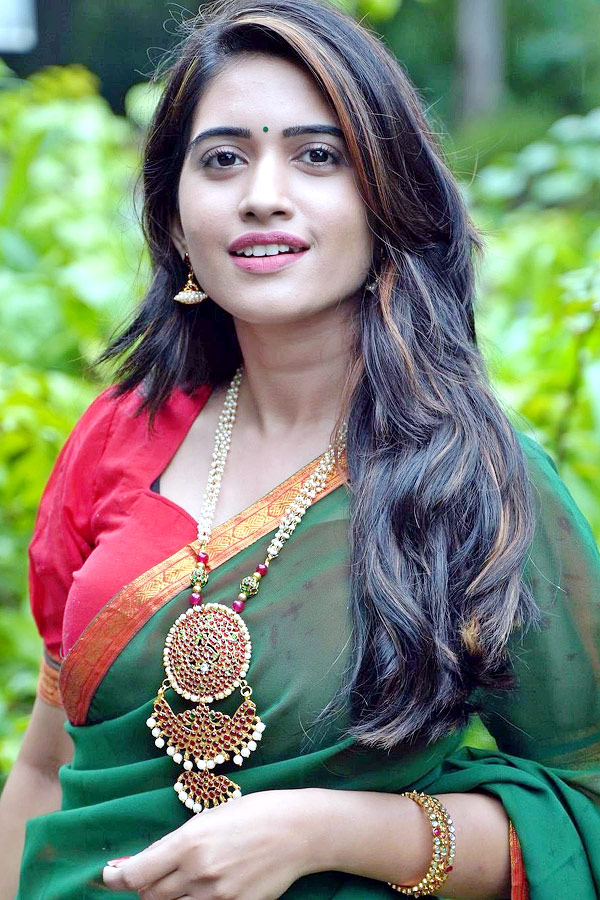 Anchor Sravanthi Chokarapu Photo Gallery - Sakshi18