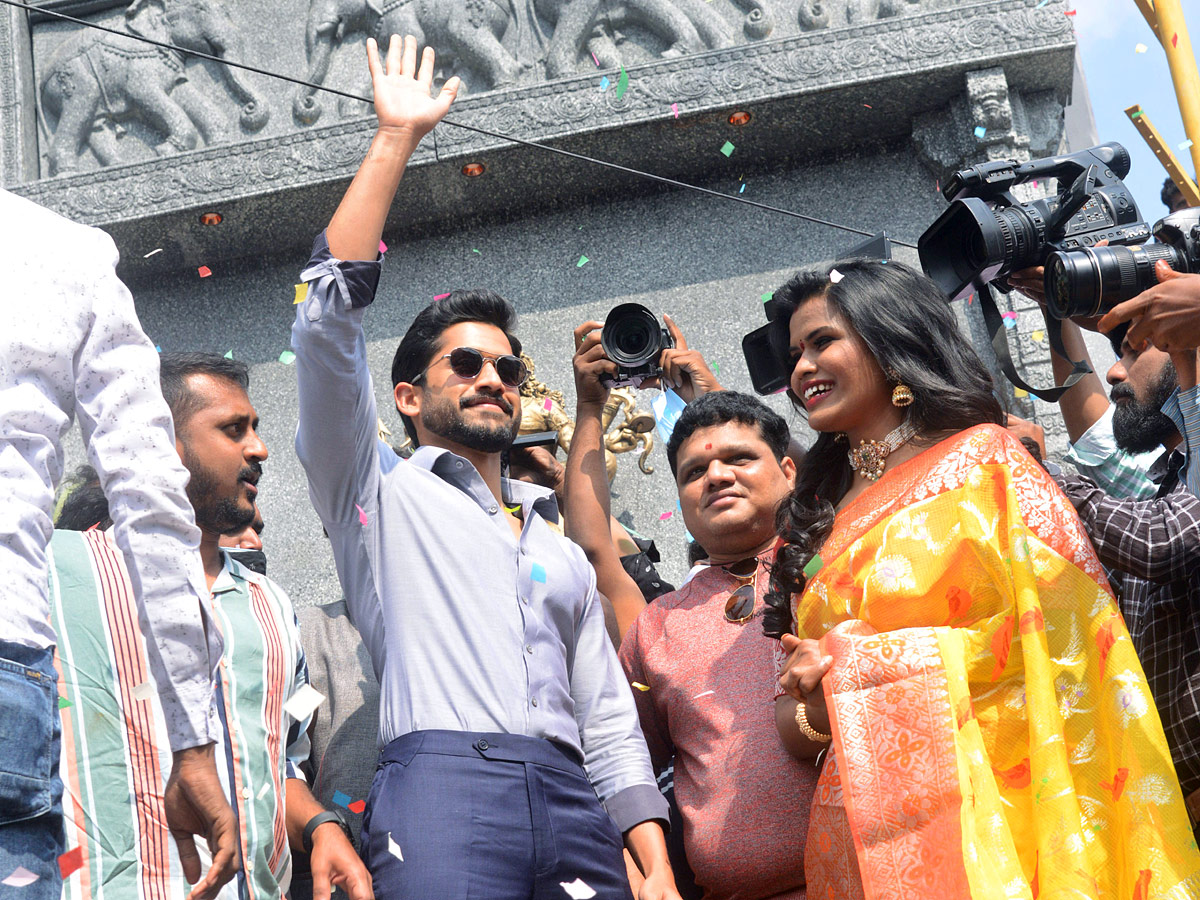 Naga Chaitanya and Faria Abdullah Inaugurates Mugdha Showroom In Rajahmundry - Sakshi6