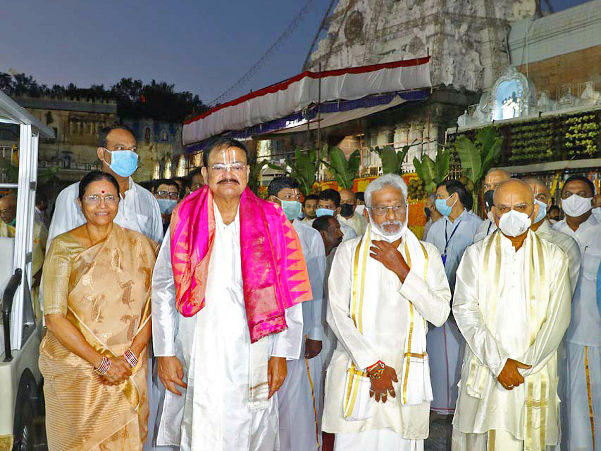 Vips Visit To Tirumala Photos - Sakshi1