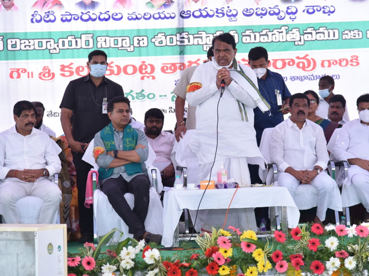  Minister KTR laid foundation stone for Siddapur Reservoir works at Nizamabad Photo Gallery - Sakshi14