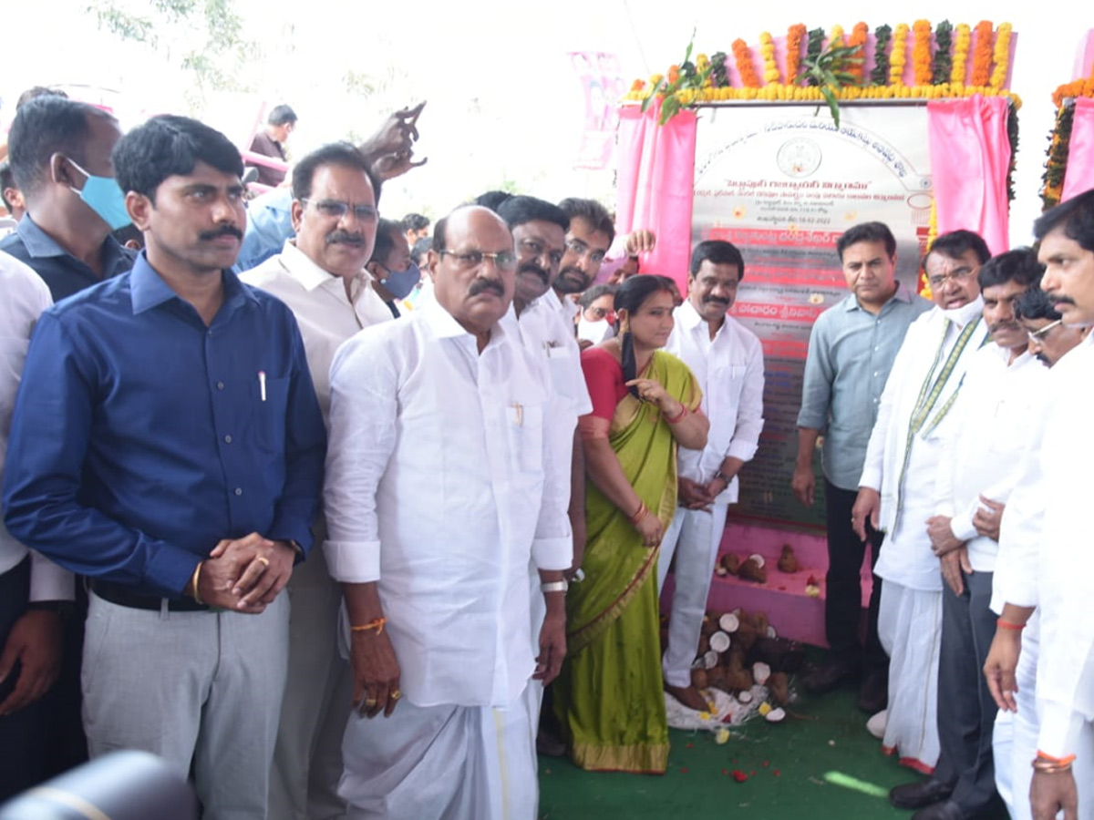  Minister KTR laid foundation stone for Siddapur Reservoir works at Nizamabad Photo Gallery - Sakshi3