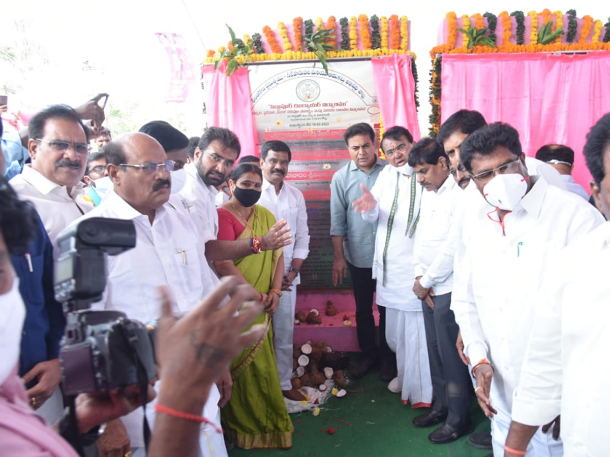  Minister KTR laid foundation stone for Siddapur Reservoir works at Nizamabad Photo Gallery - Sakshi6