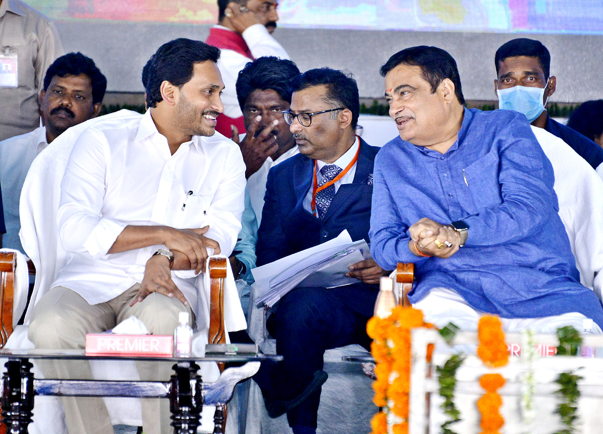 Union Minister Gadkari, CM Jagan Launch Projects In AP  - Sakshi28