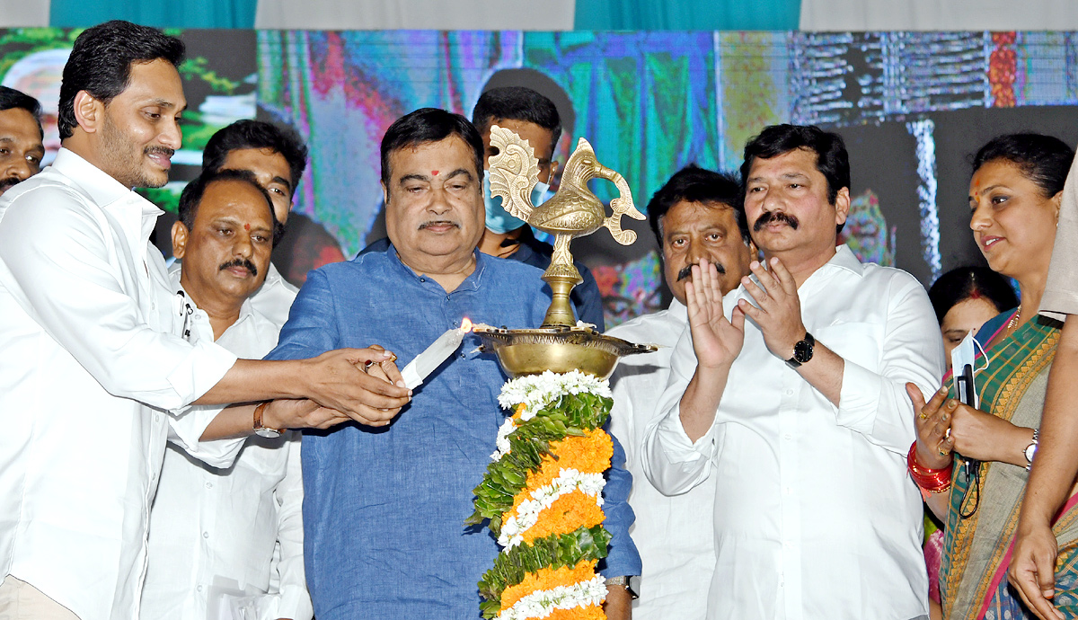 Union Minister Gadkari, CM Jagan Launch Projects In AP  - Sakshi5