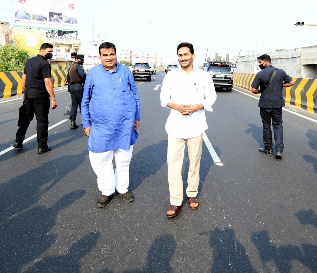 Union Minister Gadkari, CM Jagan Launch Projects In AP  - Sakshi26