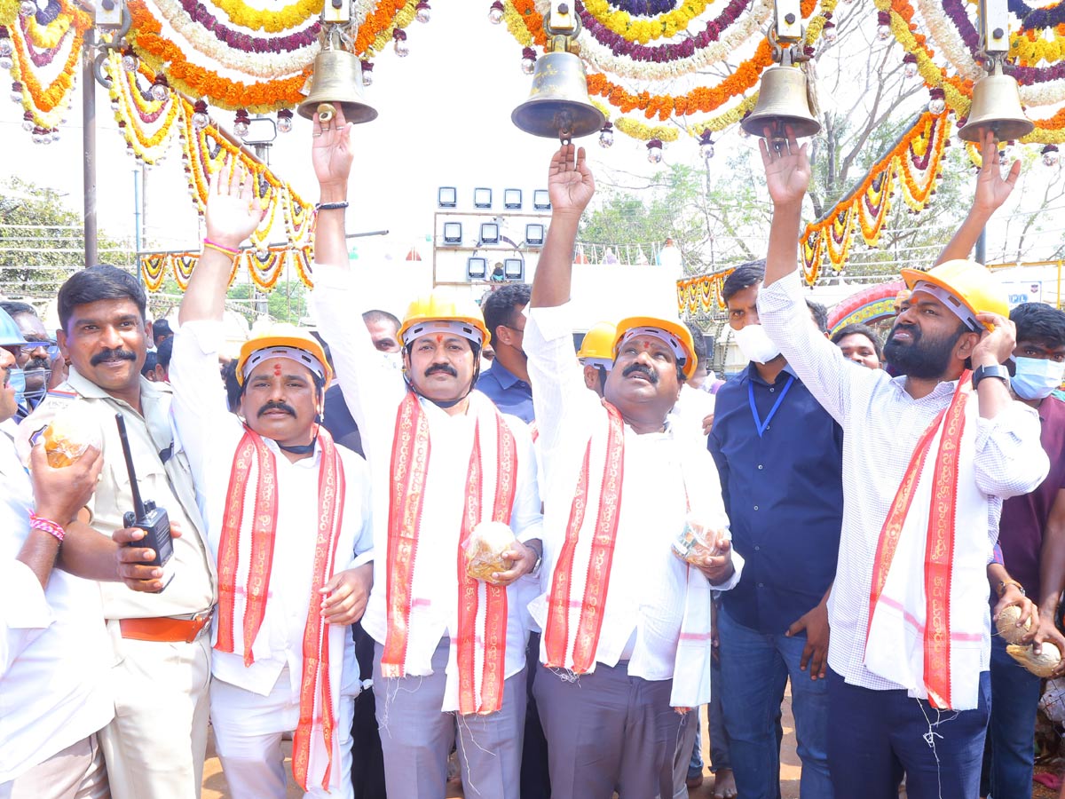 Medaram Jatara 2022 Photo Gallery - Sakshi26