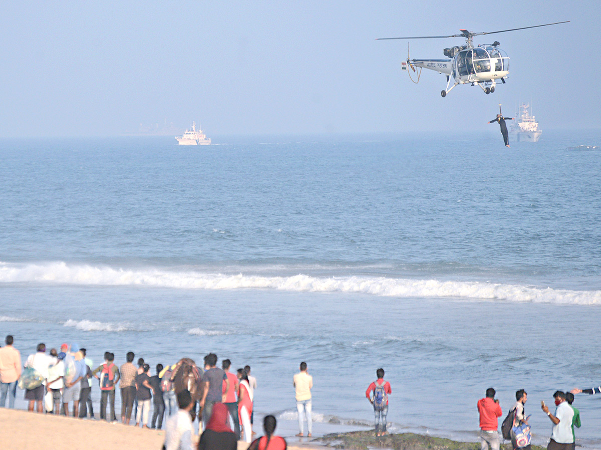 Indian Coast Guard Day special Gallery Photos Visakhapatnam - Sakshi12