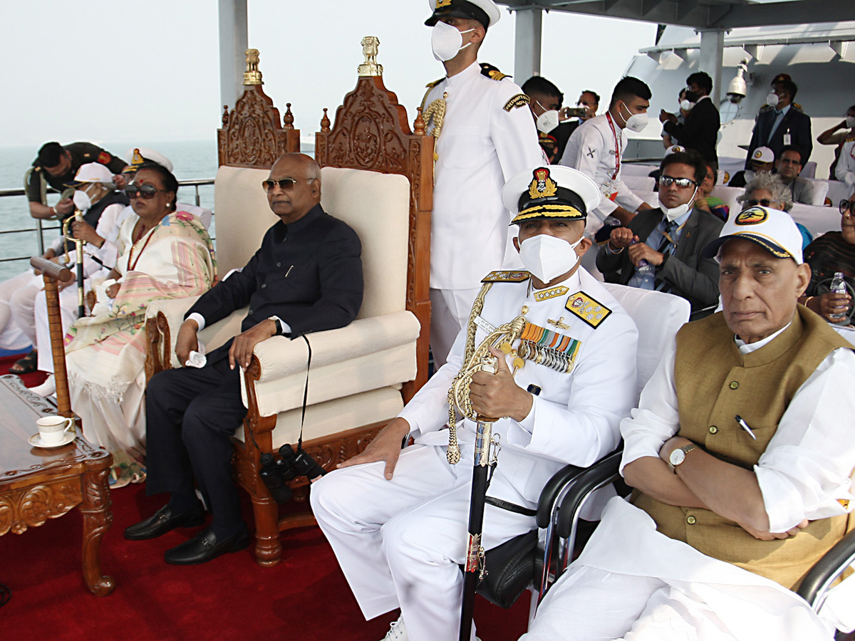 President Ram Nath Kovind conducts Fleets review in Visakhapatnam Photo Gallery - Sakshi31