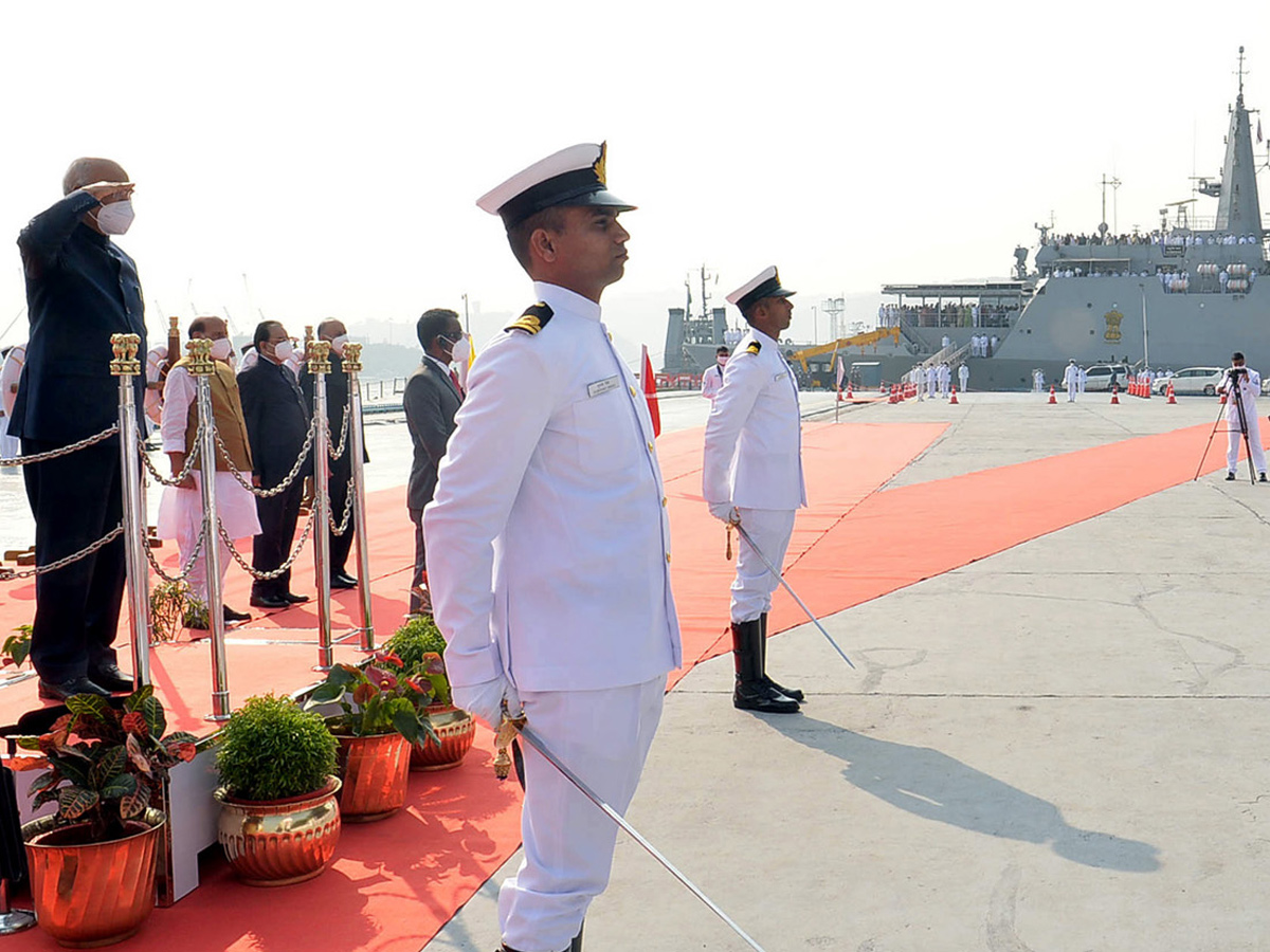 President Ram Nath Kovind conducts Fleets review in Visakhapatnam Photo Gallery - Sakshi35