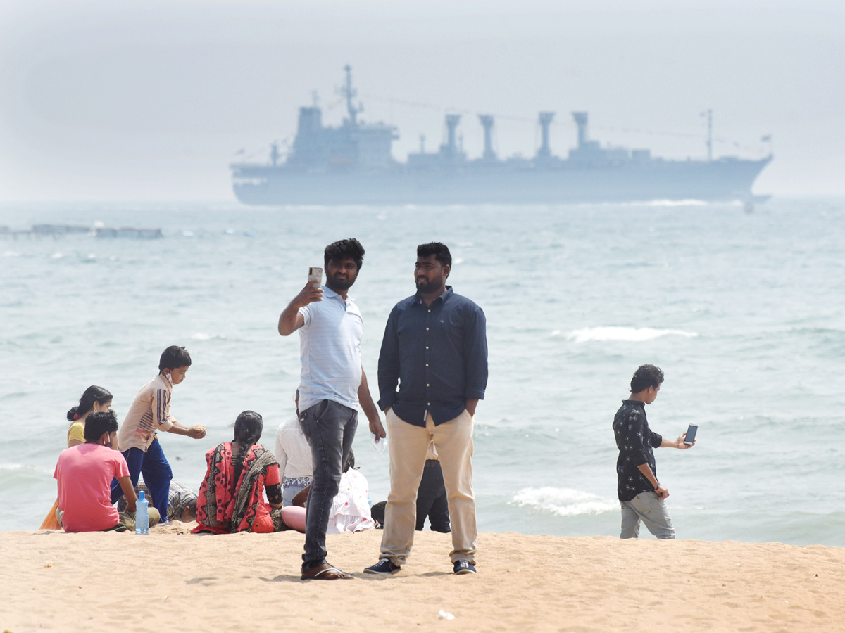 President Ram Nath Kovind conducts Fleets review in Visakhapatnam Photo Gallery - Sakshi7