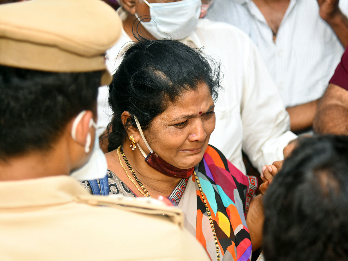 Mekapati Goutham Reddy: Condolence Pour In Nellore Photo Gallery - Sakshi32