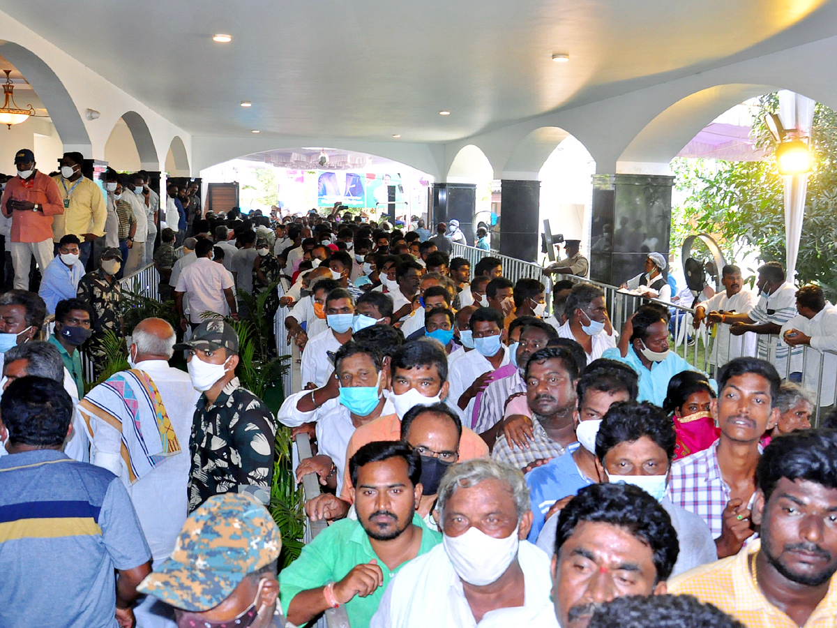Mekapati Goutham Reddy: Condolence Pour In Nellore Photo Gallery - Sakshi34