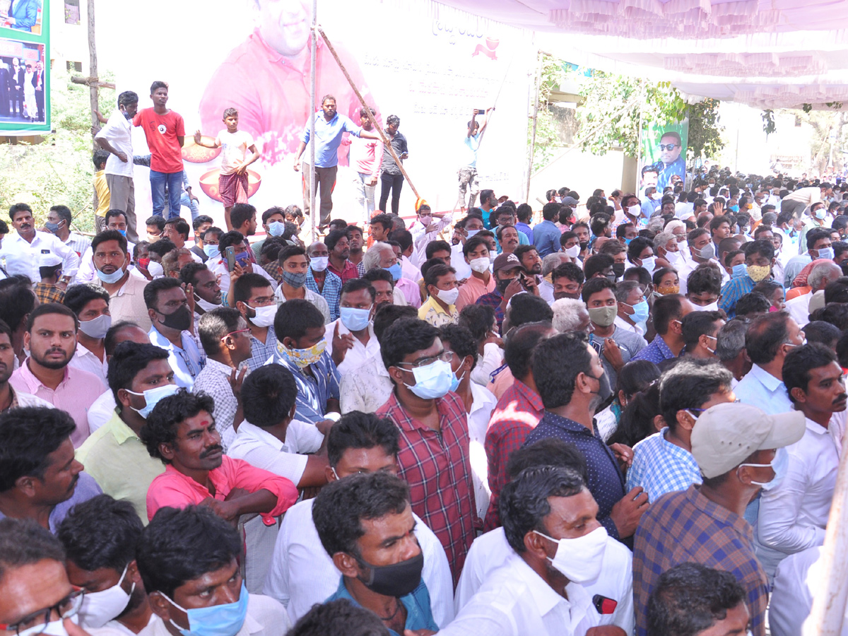 Mekapati Goutham Reddy: Condolence Pour In Nellore Photo Gallery - Sakshi35