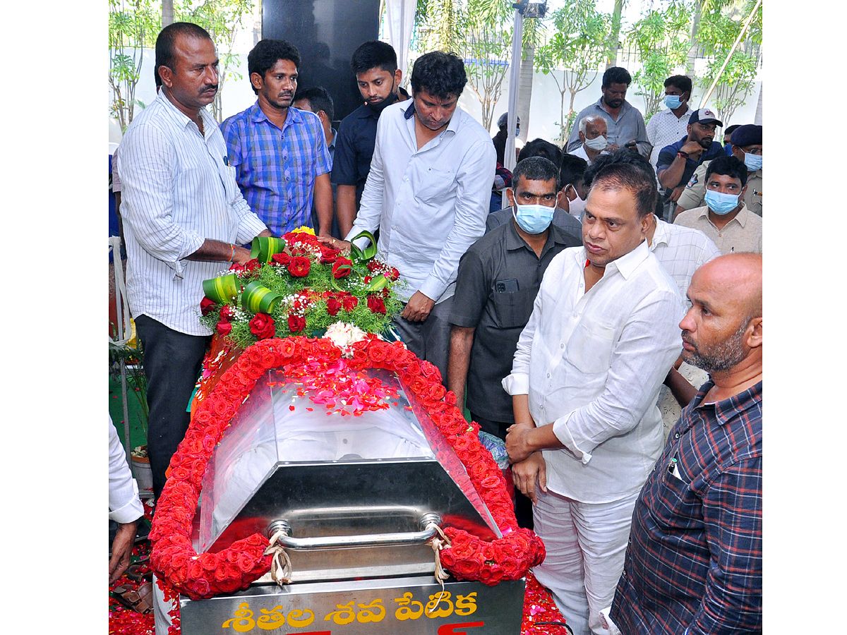 Mekapati Goutham Reddy: Condolence Pour In Nellore Photo Gallery - Sakshi38