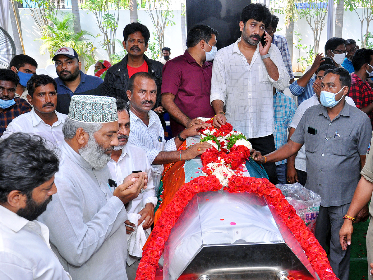 Mekapati Goutham Reddy: Condolence Pour In Nellore Photo Gallery - Sakshi55
