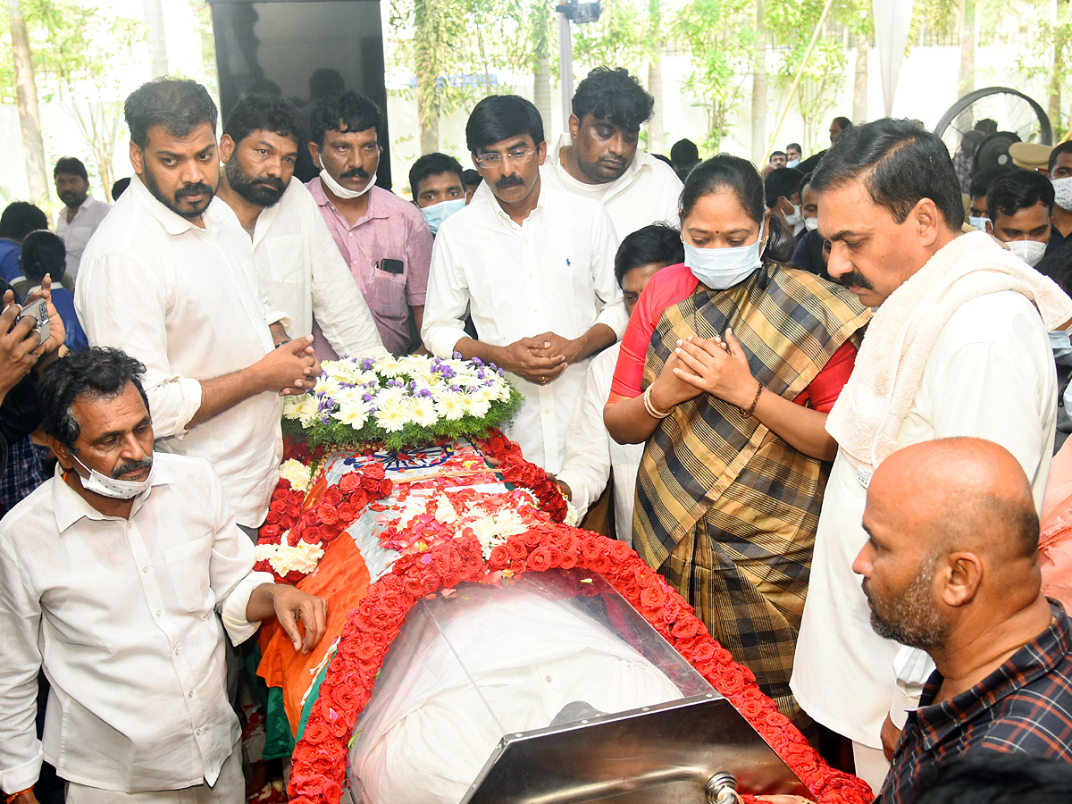 Mekapati Goutham Reddy: Condolence Pour In Nellore Photo Gallery - Sakshi63