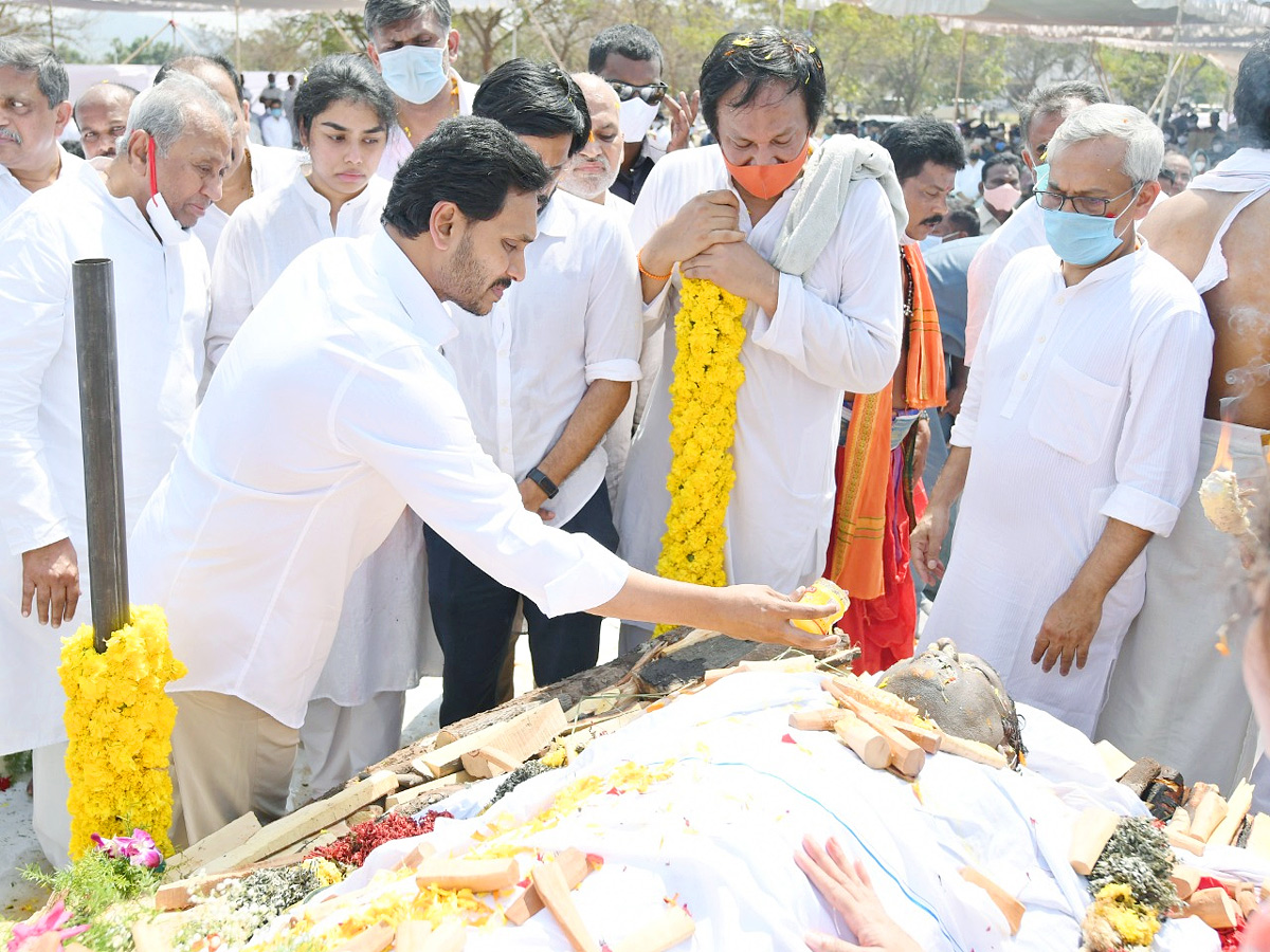 AP CM YS Jagan attends Minister Mekapati Goutham Reddy Funera - Sakshi1