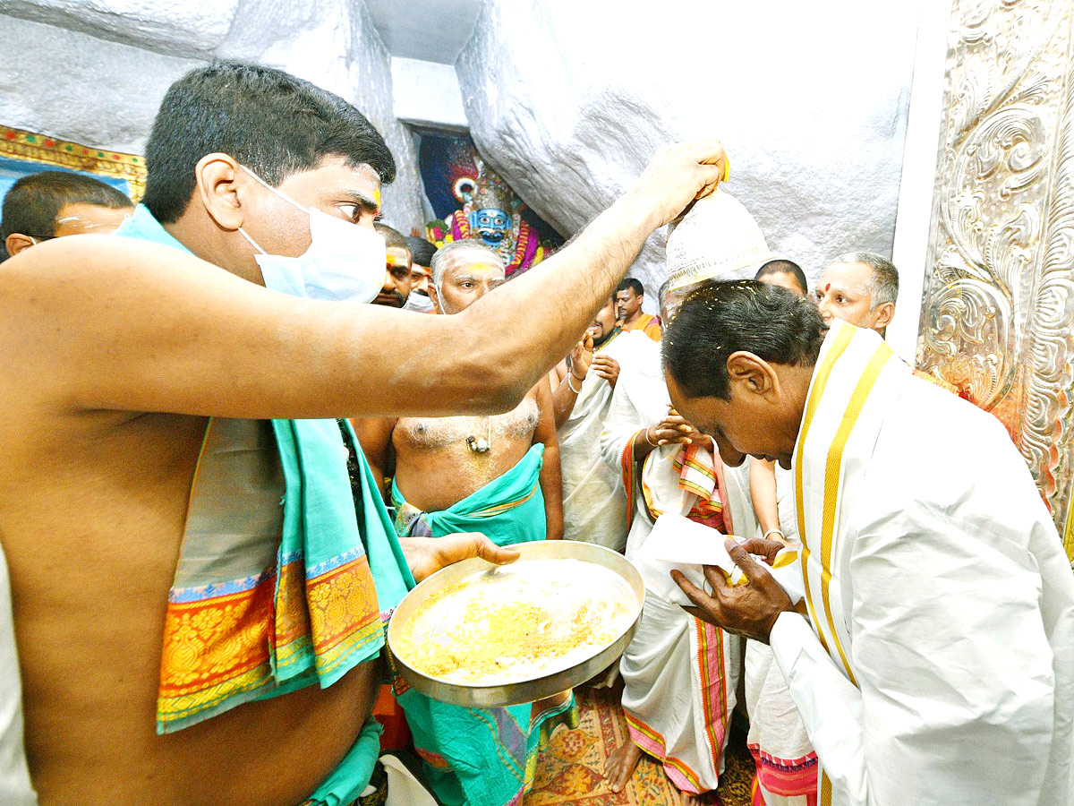 CM KCR inaugurates Mallanna Sagar reservoir in Siddipet - Sakshi12