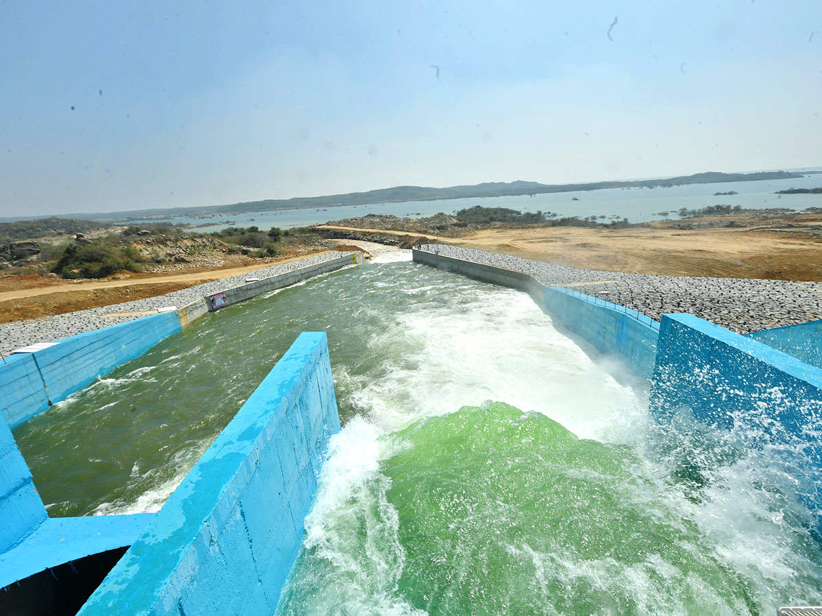 CM KCR inaugurates Mallanna Sagar reservoir in Siddipet - Sakshi15