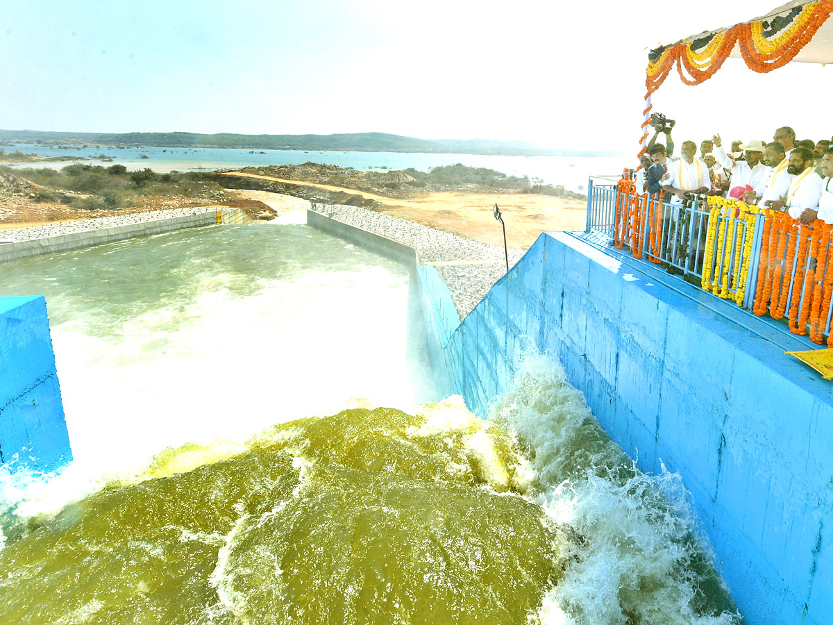 CM KCR inaugurates Mallanna Sagar reservoir in Siddipet - Sakshi3