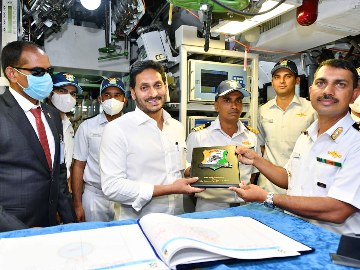 CM YS Jagan Visakhapatnam Tour Photo Gallery - Sakshi2